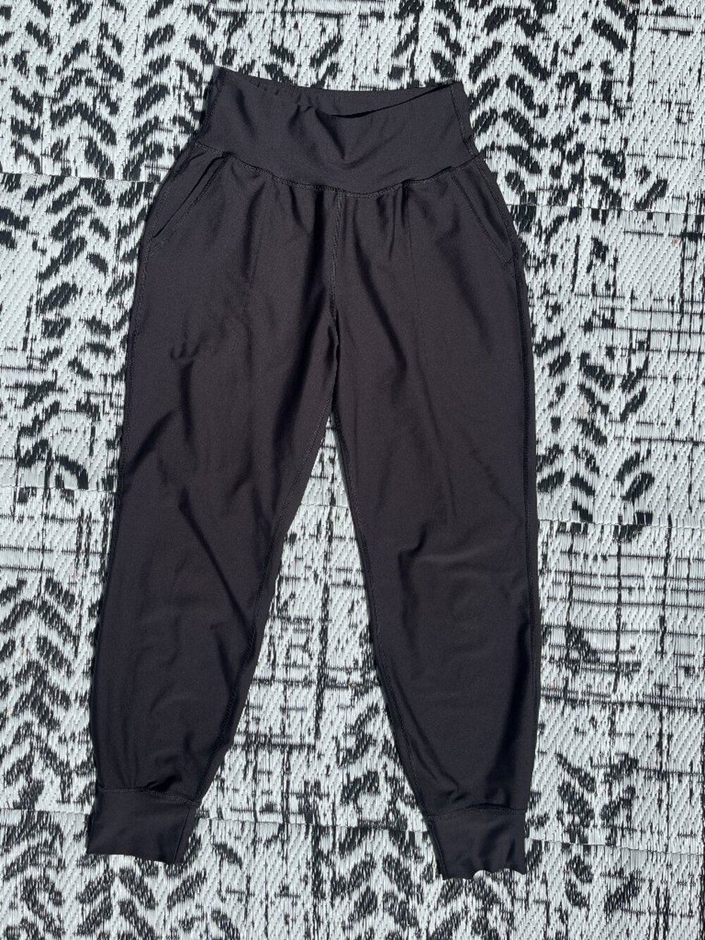 Old Navy Active Black Powersoft High Rise Go-Dry Jogger Leggings